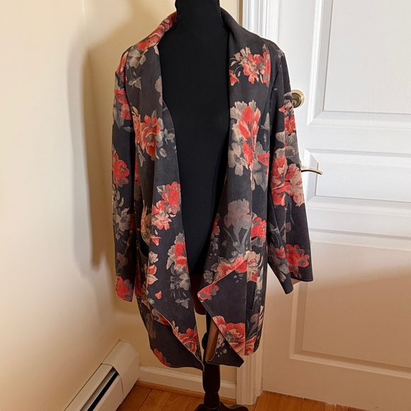 Chelsea & Theodore Elegant Tan with Flowers Waterfall Style Faux Leather Jacket - Picture 1 of 13